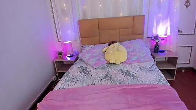 Jenifer James online show from February 10, 7:46 pm