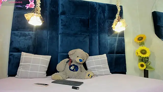 Laura Miller1 online show from March 15, 4:14 pm