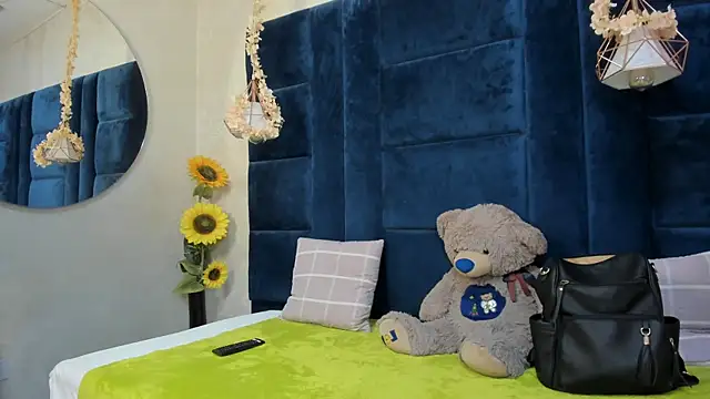 Laura Miller1 online show from April 15, 7:40 pm