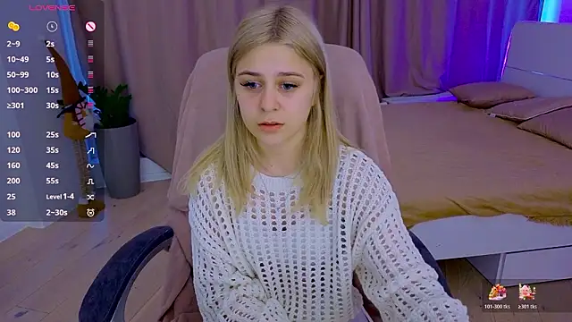 Snapshot of ApheliaStar chatting on March 3, 3:41 pm ApheliaStar online show from March 3, 3:41 pm