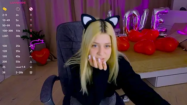 Snapshot of ApheliaStar chatting on February 6, 3:52 pm ApheliaStar online show from February 6, 3:52 pm