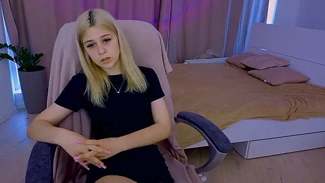 ApheliaStar online show from March 18, 3:13 pm