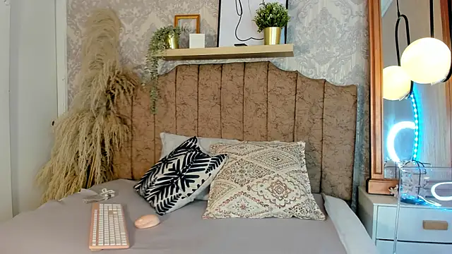 Sarah amy  online show from January 17, 12:53 pm