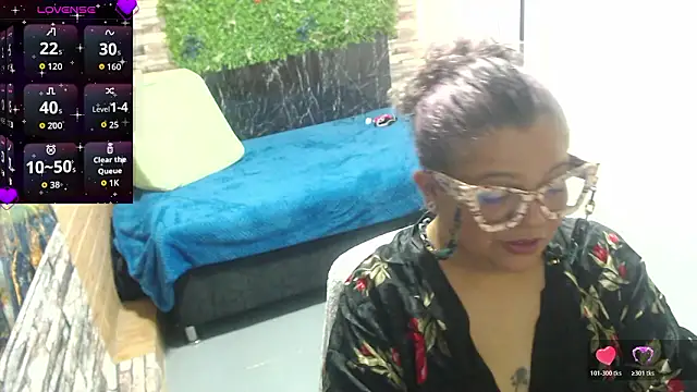 mia pazzi online show from January 13, 8:57 pm