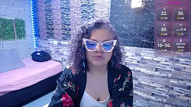 mia pazzi online show from January 11, 9:27 am