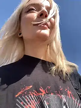 aka Blonde online show from June 5, 8:31 am