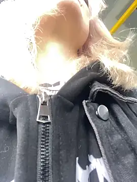 aka Blonde online show from May 15, 8:12 am