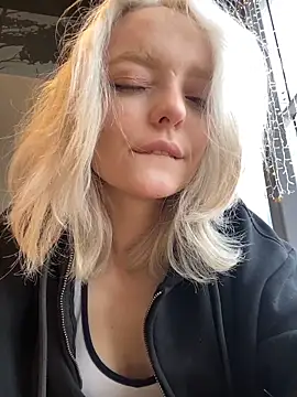 aka Blonde online show from April 19, 6:58 am