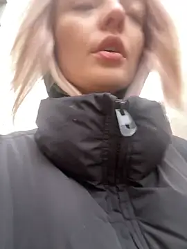 aka Blonde online show from March 28, 11:33 am