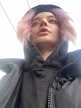 aka Blonde online show from March 8, 10:51 am