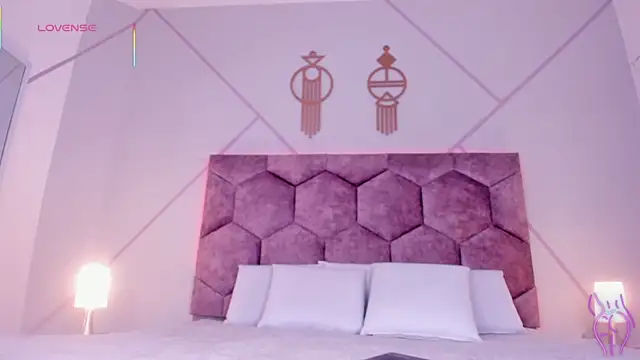 emily nova  online show from March 15, 11:50 am