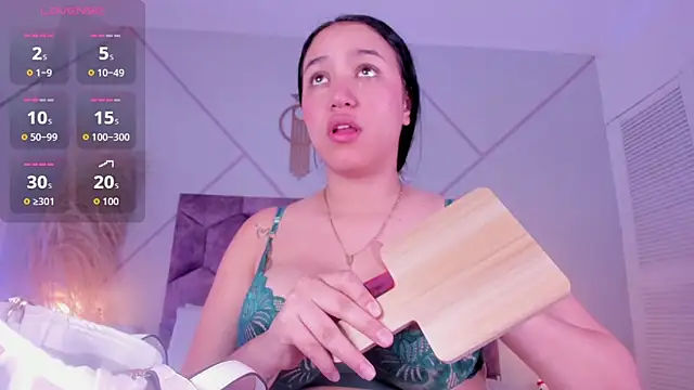 emily nova  online show from May 23, 11:53 am