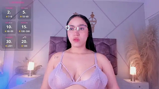 emily nova  online show from May 30, 11:49 am