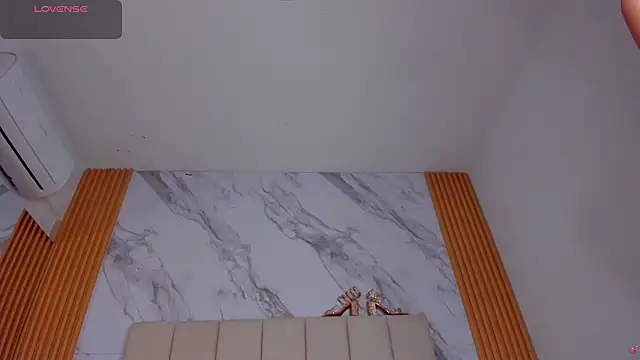 emily nova  online show from March 1, 11:54 am