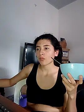 honeyhotgirl19 online show from March 4, 9:00 pm