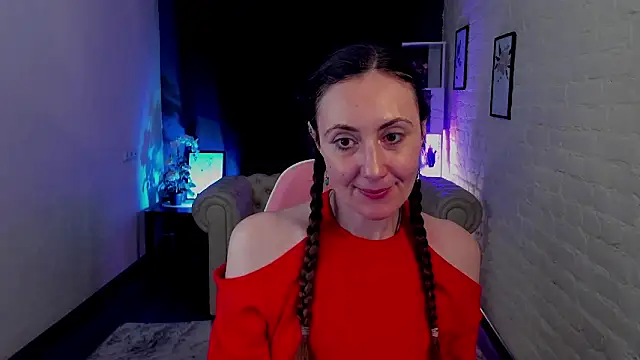 Juliet Jamess online show from January 18, 1:36 pm