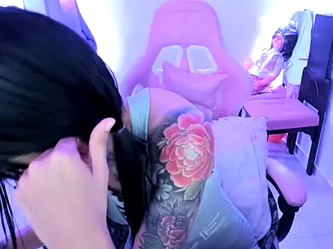 jenniferbodys online show from February 8, 9:56 pm