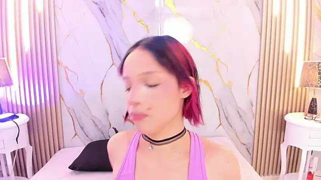 LaxiZoe online show from February 19, 8:39 pm