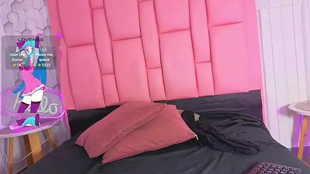 sophiia swet online show from February 26, 2:39 pm