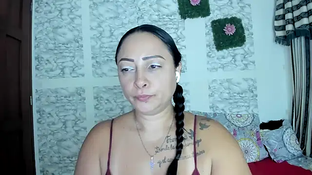 XXXStephanie XXX online show from June 2, 11:05 pm
