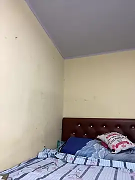 Snapshot of Shayla--broos chatting on February 5, 3:19 pm Shayla--broos online show from February 5, 3:19 pm