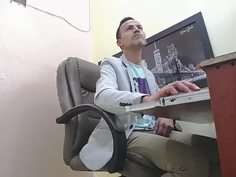 Snapshot of Oswalldo__ chatting on February 23, 11:33 am Oswalldo online show from February 23, 11:33 am