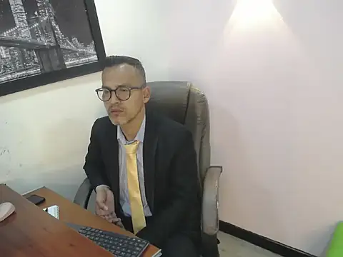 Snapshot of Oswalldo__ chatting on February 11, 11:32 am Oswalldo online show from February 11, 11:32 am