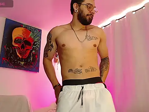 Axel Stton online show from May 7, 1:03 pm