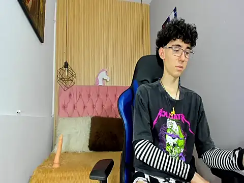 Syriussz online show from February 12, 7:35 pm