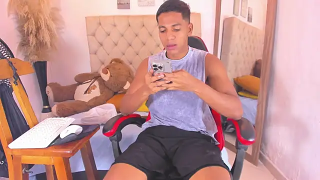 noah sthone online show from February 21, 10:39 am