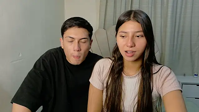 ScarlettAndLucas online show from May 25, 12:10 am