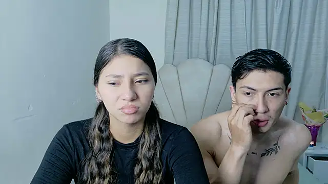 ScarlettAndLucas online show from May 28, 11:32 pm