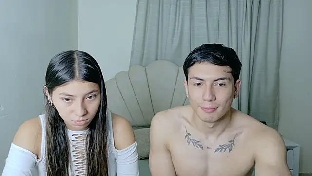 ScarlettAndLucas online show from June 12, 12:36 pm