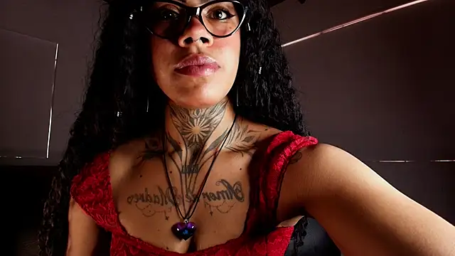 Canela Osada  online show from February 1, 1:42 pm