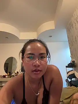 Ponthip online show from April 5, 6:47 pm