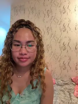 Ponthip online show from February 14, 6:30 pm