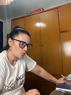 Alice Dan online show from June 2, 2:17 pm