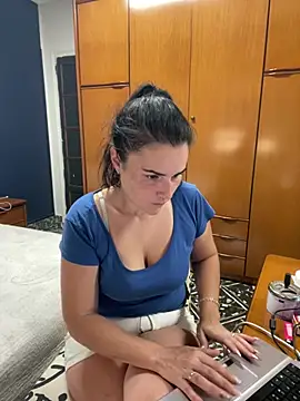 Snapshot of Alice_Dan chatting on July 20, 7:05 am Alice Dan online show from July 20, 7:05 am