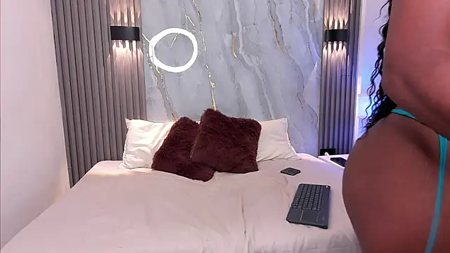 NicolVegaa online show from July 11, 4:13 am