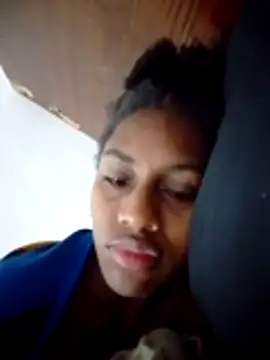 NicolVegaa online show from April 18, 10:39 am