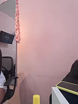Snapshot of jade03_ chatting on June 19, 5:52 pm jade03 online show from June 19, 5:52 pm