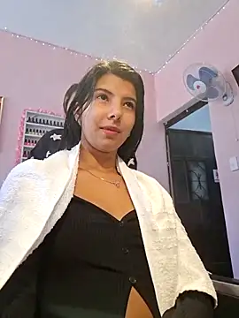 Snapshot of jade03_ chatting on March 3, 7:43 pm jade03 online show from March 3, 7:43 pm