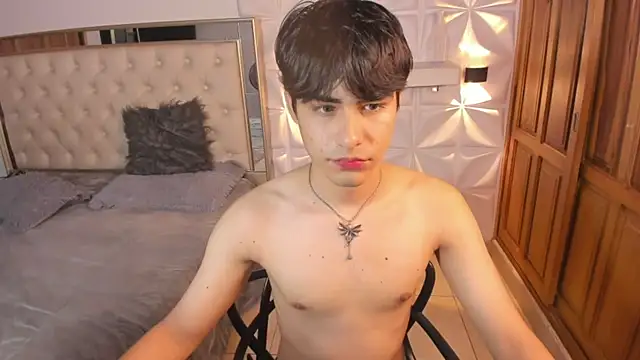 IamJuanJoc online show from April 11, 4:20 am