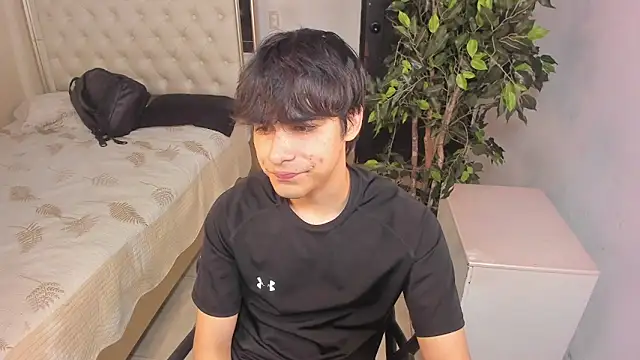 IamJuanJoc online show from May 6, 3:54 am