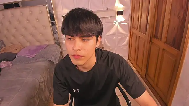 IamJuanJoc online show from April 14, 12:37 am