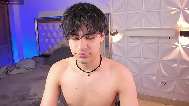 IamJuanJoc online show from July 18, 3:26 am