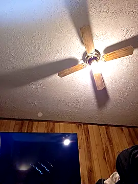 Snapshot of Rockymichael80 chatting on February 16, 4:33 am Rockymichael80 online show from February 16, 4:33 am