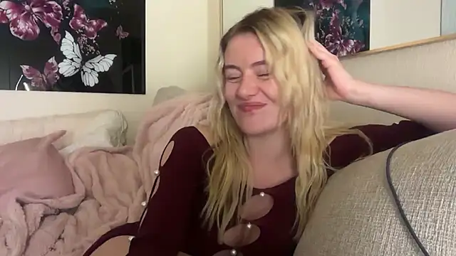 blondebunny999 999 online show from February 13, 4:56 am