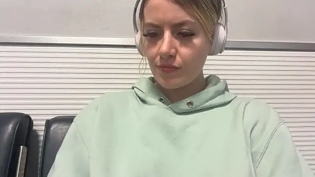 blondebunny999 999 online show from March 20, 11:06 pm