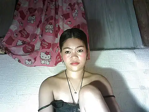 Snapshot of Sexyhotjove chatting on June 27, 5:35 am Sexyhotjove online show from June 27, 5:35 am